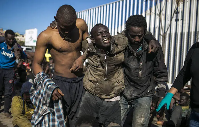 Massacre de migrants à Melilla : l’Union Africaine condamne la force excessive et réclame une enquête