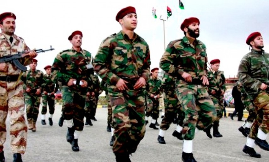 Libye : les chefs des forces armées rivales discutent de l’unification des institutions militaires