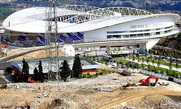 Infrastructures sportives : Kassaman a retenti au nouveau stade de Baraki (vidéo)