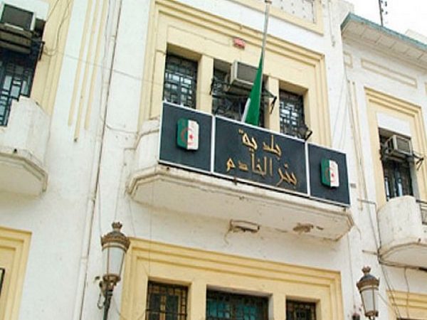 Alger : la police arrête le maire de Birkhadem pour corruption