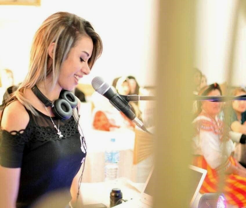 Portrait : Dihia Abaziz se livre sur sa vie de femme DJ (vidéo)