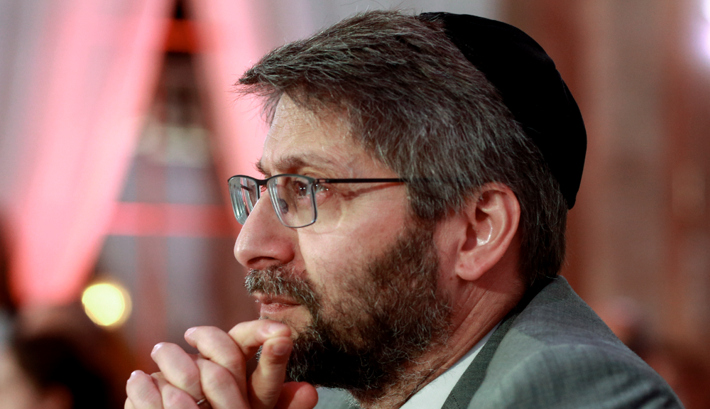 Le grand rabbin de France n’accompagnera finalement pas Macron en Algérie : les raisons d’une défection