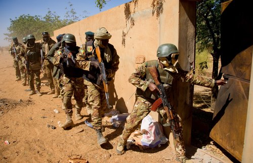Terrorisme en Mali : l’Algérie préconise une riposte collective africaine