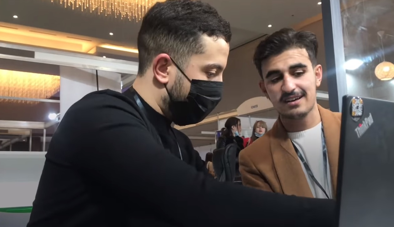 Innovation : deux étudiants œuvrent à faciliter la vie des Algériens grâce à la technologie NFC (vidéo)