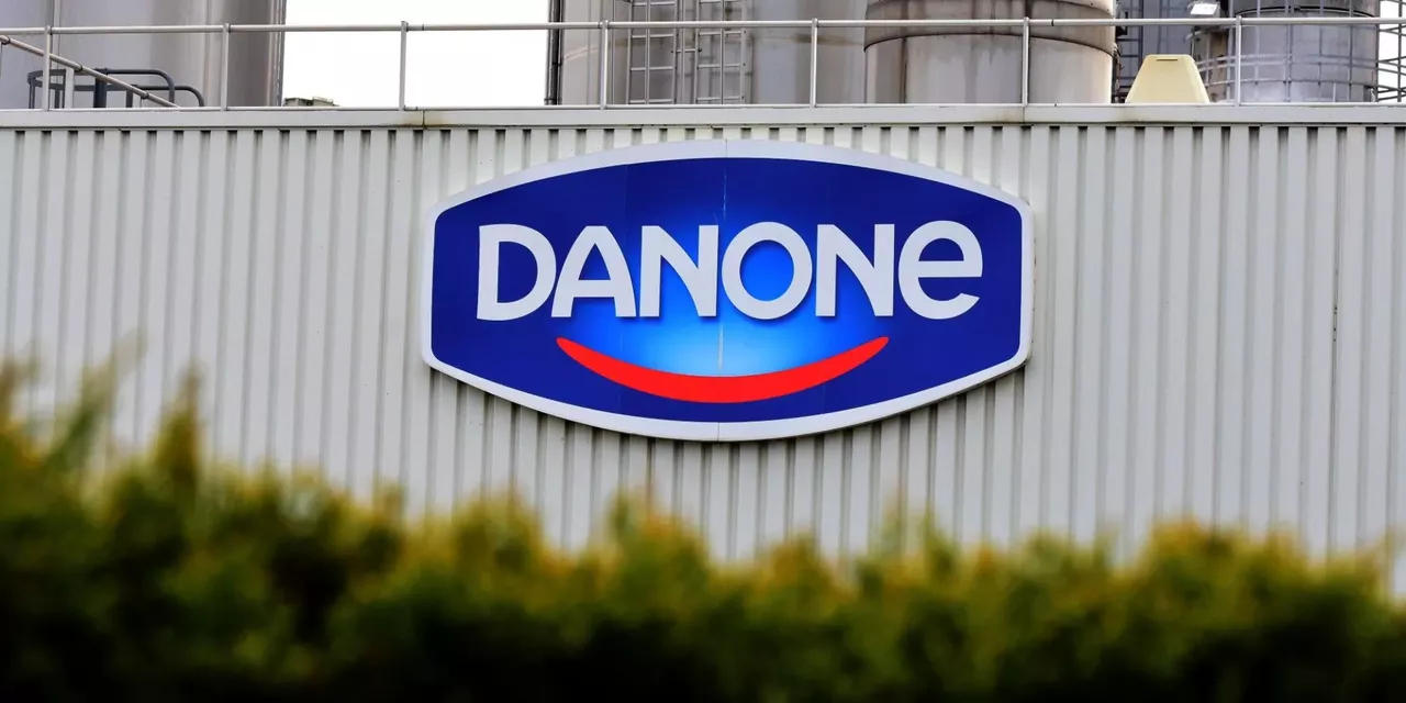 Un consortium d’ONG française assigne en justice Danone