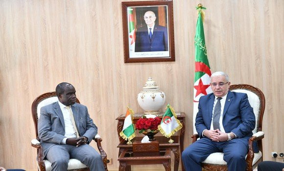 APN : Brahim Boughali reçoit l’ambassadeur de Côte d’Ivoire en Algérie