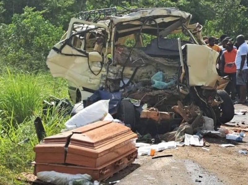 Cameroun : Seize (16) morts dans un accident de la route au cours d’un convoi funéraire