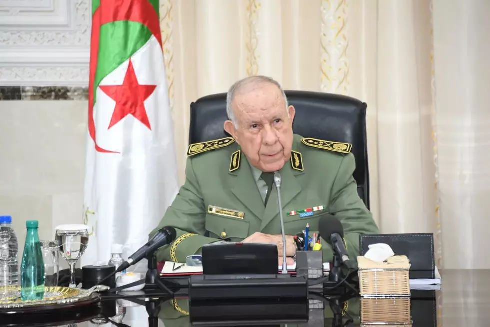 Commandement des Forces aériennes: Le Général d’Armée Saïd Chanegriha en visite de travail et d’inspection